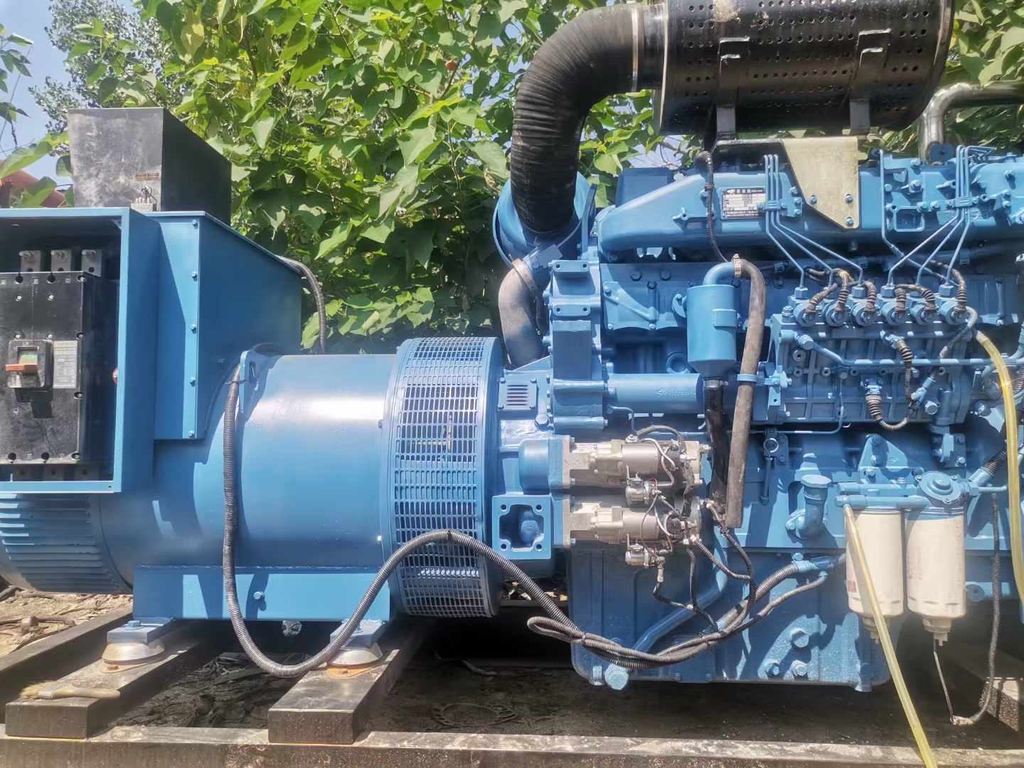 长阳详细说明降低 800kW 柴油发电机输出电流波动的方法